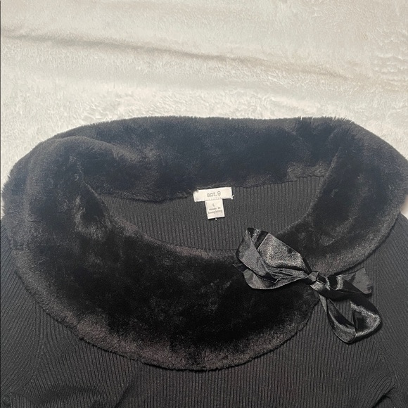 Apt. 9 Black Sweater with Plush Collar - Picture 3 of 6